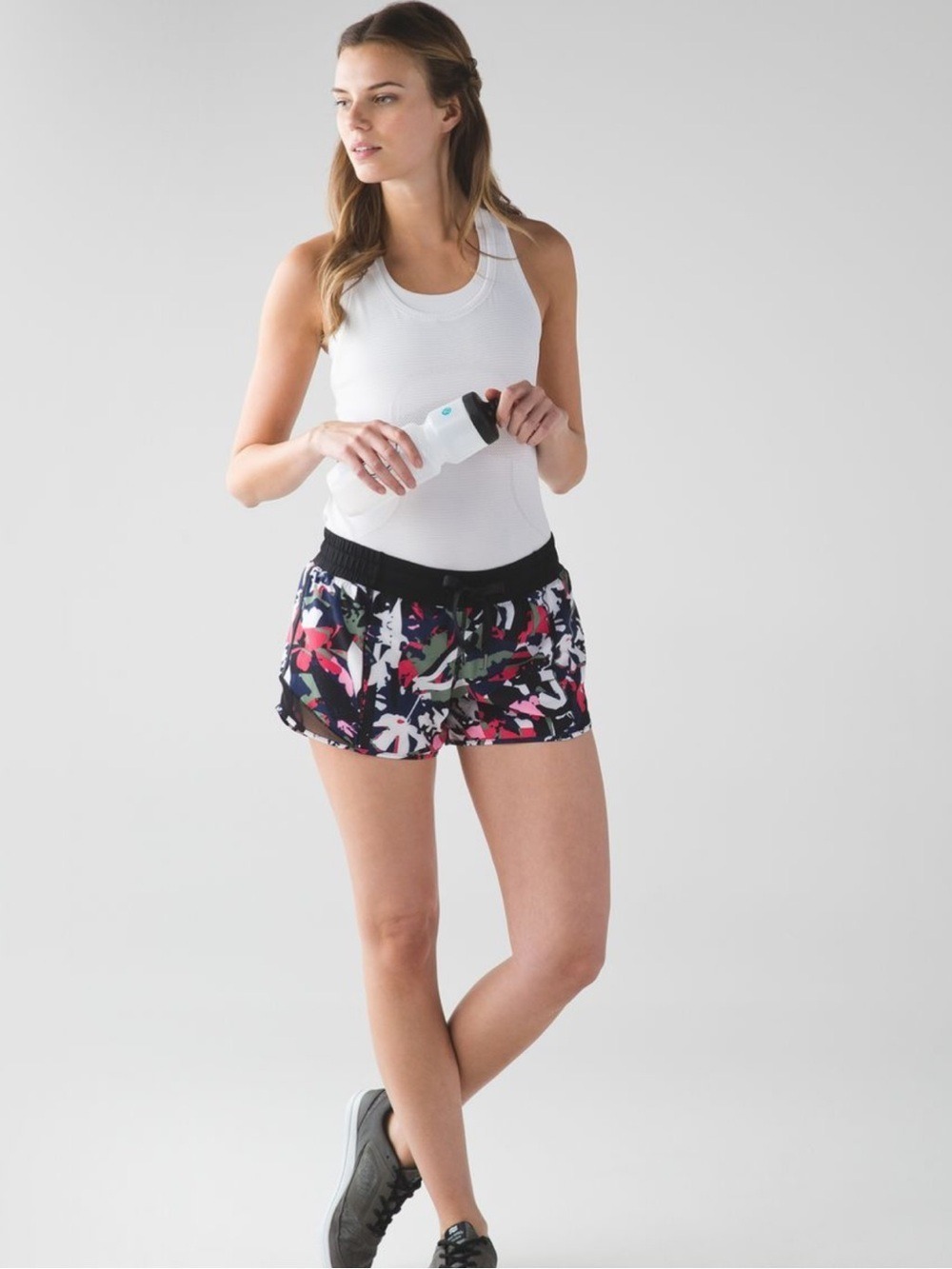 Lululemon 2016 Hotty Hot Short 2.5" Sz8 EUC